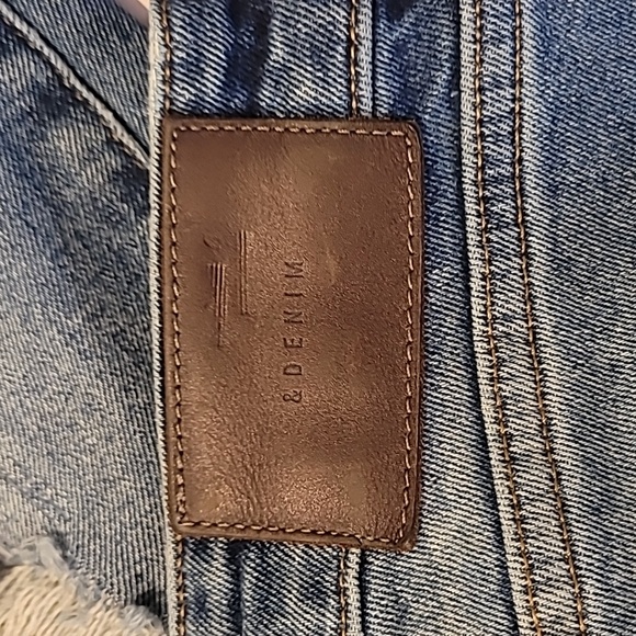 & DENIM Jeans ~ Distressed Skinny Coupe Moulante Jeans with Button-fly - Picture 6 of 13